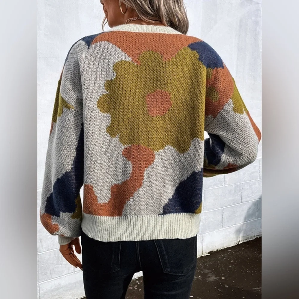 Floral Pattern Round Neck Sweater - Picture 11 of 16